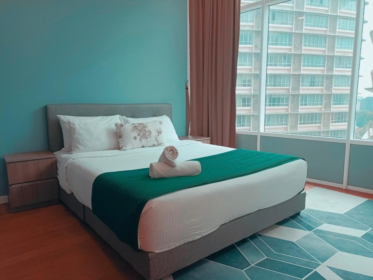 Sky Suites Klcc By Home Stay Kuala Lumpur Exterior photo