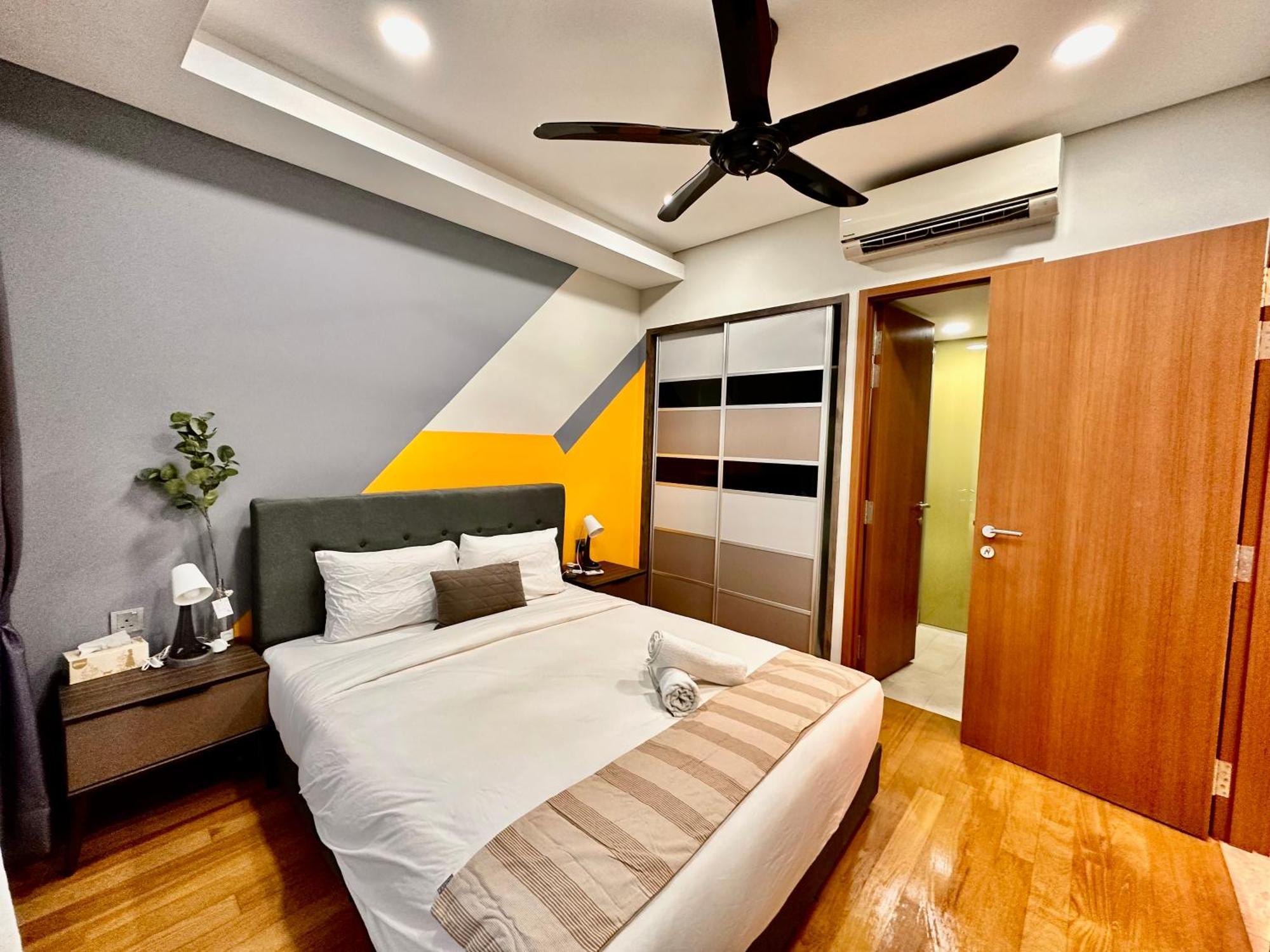 Sky Suites Klcc By Home Stay Kuala Lumpur Exterior photo